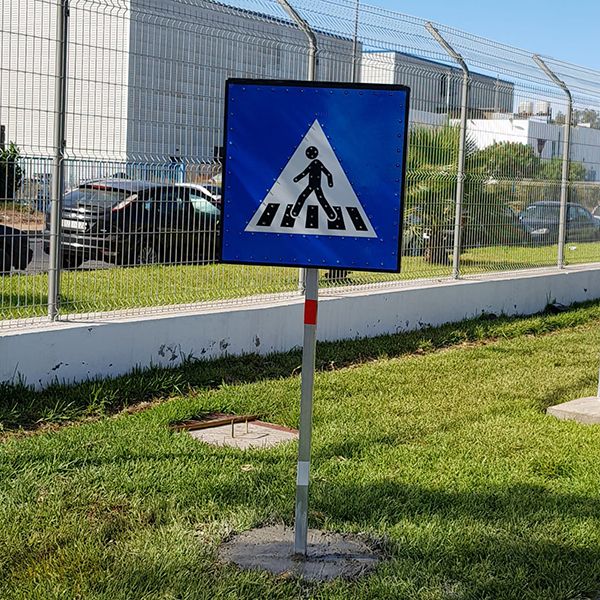 LED pedestrian crossing sign